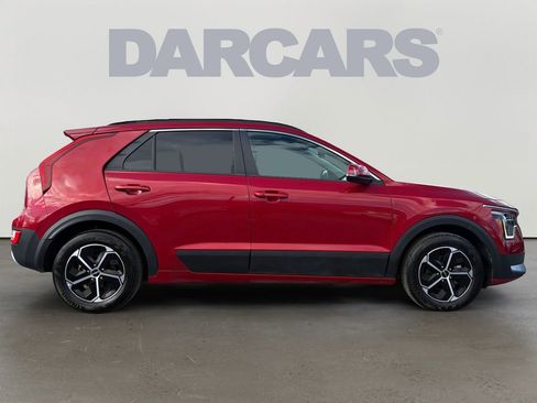 Used 2023 Kia Niro EX FWD image 8