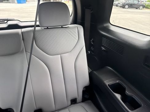 Used 2024 Hyundai Palisade SEL AWD/4WD image 23