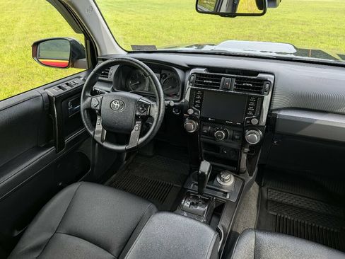 Used 2023 Toyota 4Runner 40th Anniversary SE AWD/4WD image 32