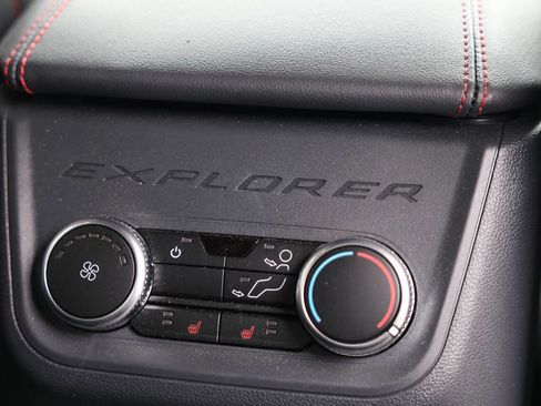 Used 2025 Ford Explorer ST AWD/4WD image 18