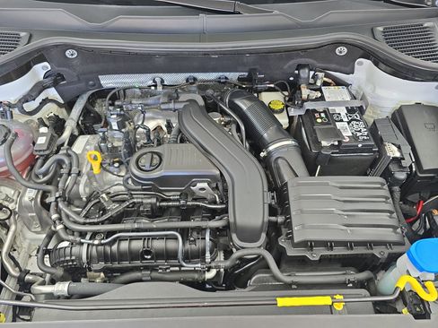 Used 2024 Volkswagen Taos SEL image 30