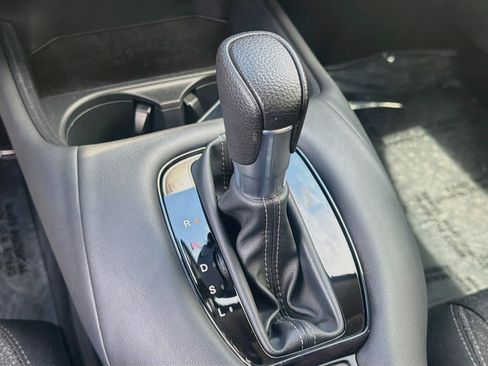 Certified 2025 Honda HR-V LX image 15