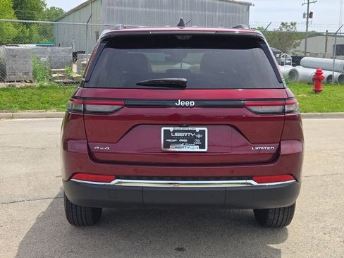Certified 2023 Jeep Grand Cherokee Limited w/ Luxury Tech Group II AWD/4WD image 12
