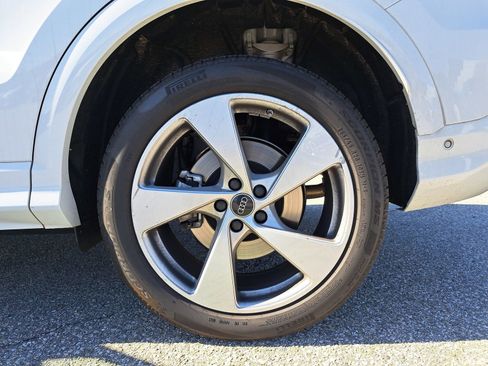 Used 2025 Audi Q5 Premium Plus w/ Premium Plus image 7