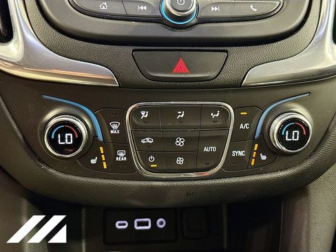 Used 2021 Chevrolet Equinox LT AWD/4WD image 17