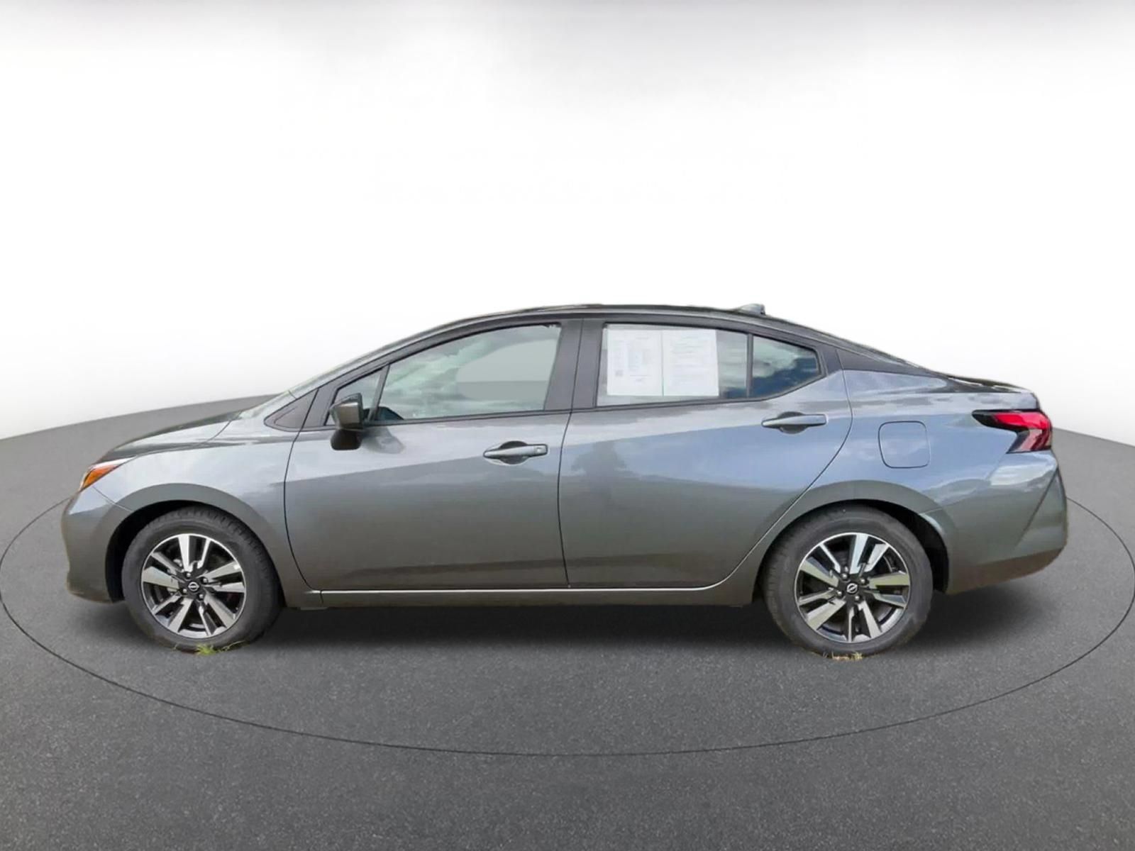 Used 2025 Nissan Versa SV FWD image 8