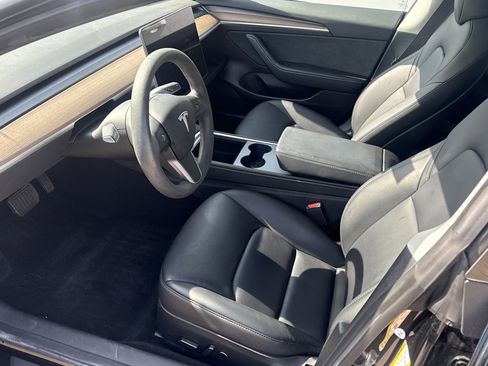 Used 2023 Tesla Model 3 Standard Range RWD image 2