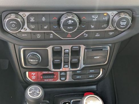 New 2026 Jeep Wrangler Unlimited Rubicon AWD/4WD image 19