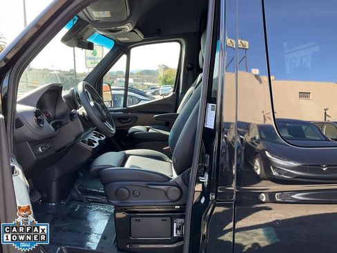 Used 2024 Mercedes-Benz Sprinter 2500 image 15