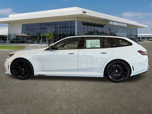 New 2026 BMW M5 Touring image 4