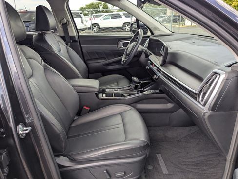 Certified 2025 Kia Sorento SX AWD/4WD image 30