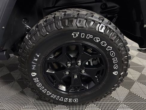 Used 2023 Jeep Wrangler Unlimited w/ Cold Weather Group image 12