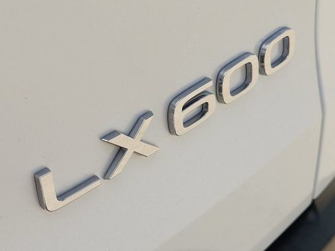 Used 2026 Lexus LX 600 4WD w/ Appearance Package image 12