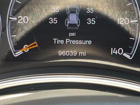 Used 2019 Jeep Grand Cherokee Altitude RWD image 24