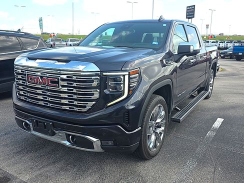Used 2023 GMC Sierra 1500 Denali w/ Denali Reserve Package AWD/4WD image 2