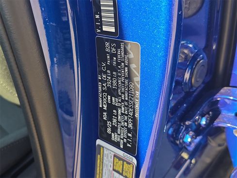 New 2025 Kia K4 LXS image 36