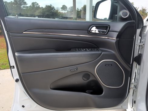 Used 2020 Jeep Grand Cherokee High Altitude image 14