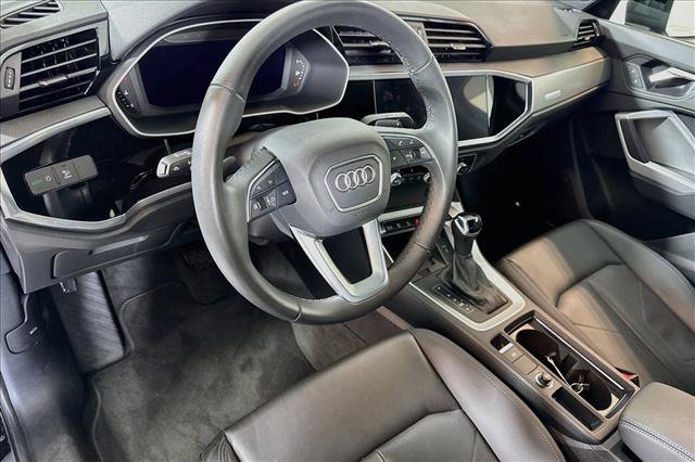 Used 2025 Audi Q3 2.0T Premium w/ Convenience Plus Package AWD/4WD image 9