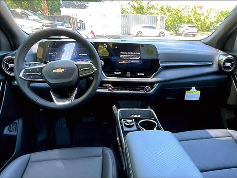 New 2026 Chevrolet Equinox LT w/ Convenience Package II AWD/4WD image 12