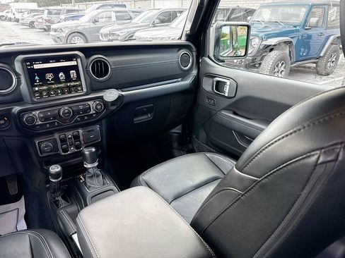 Used 2022 Jeep Wrangler Unlimited Sahara w/ LED Lighting Group AWD/4WD image 25
