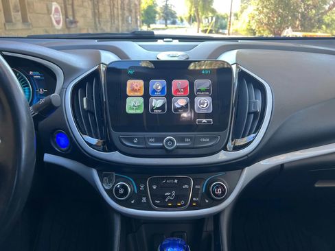 Used 2017 Chevrolet Volt LT w/ Comfort Package image 16