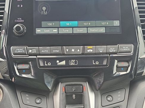 Used 2019 Honda Odyssey EX-L image 18