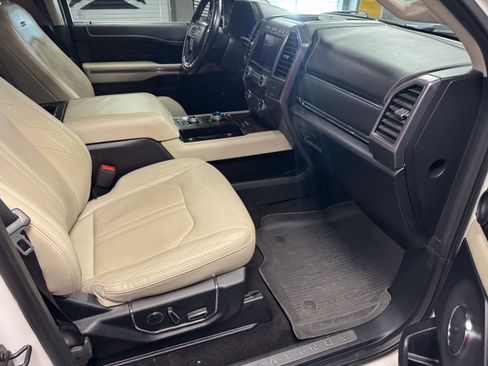 Used 2018 Ford Expedition Platinum AWD/4WD image 12