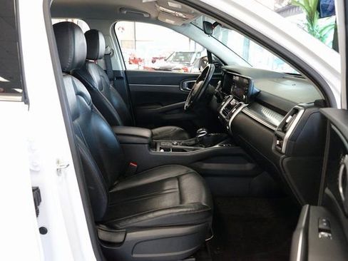 Used 2022 Kia Sorento S image 42