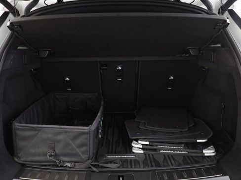 Used 2023 Land Rover Range Rover Evoque R-Dynamic SE image 17