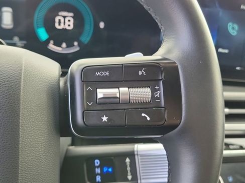 Used 2025 Hyundai Santa Fe SEL FWD image 28