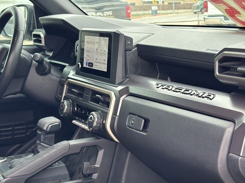 Used 2025 Toyota Tacoma SR5 image 27
