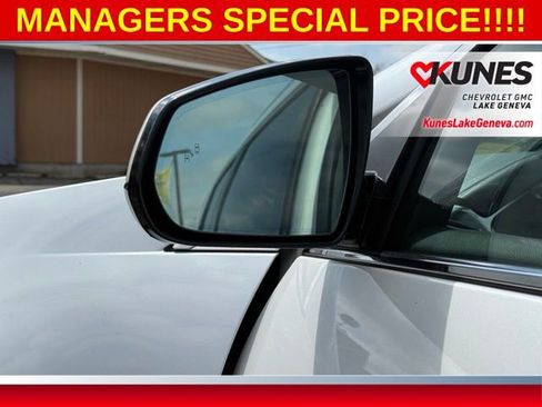 Used 2016 Cadillac SRX Luxury w/ Driver Awareness Package AWD/4WD image 23