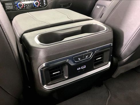 Used 2025 GMC Sierra 2500 SLT w/ SLT Premium Package image 11