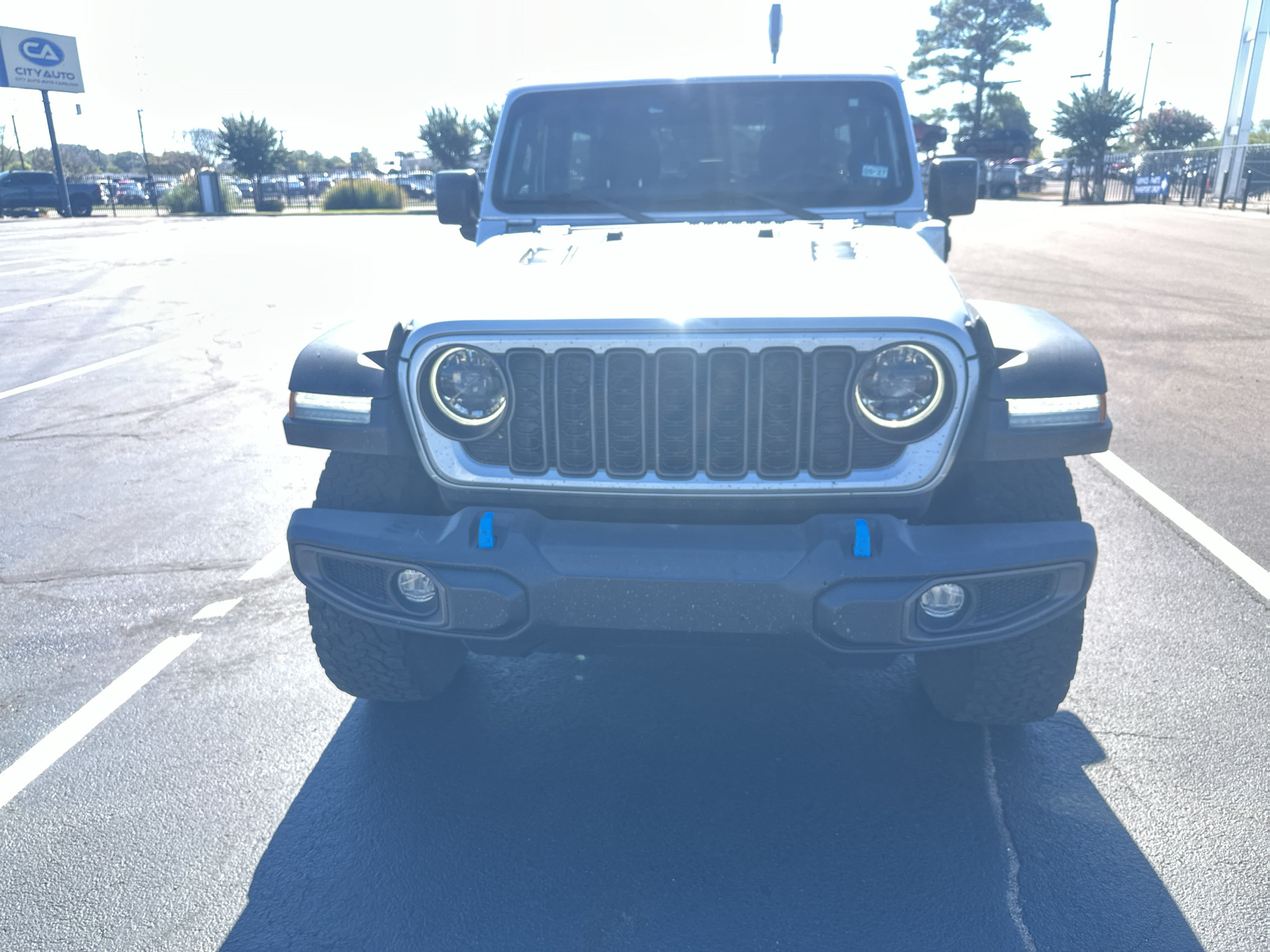 Used 2024 Jeep Wrangler Unlimited Rubicon 4xe w/ Convenience Group AWD/4WD image 2
