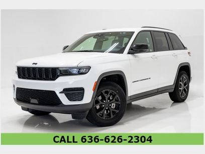 Used 2024 Jeep Grand Cherokee Altitude