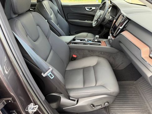 Certified 2023 Volvo XC60 B5 Plus w/ Climate Package AWD/4WD image 15