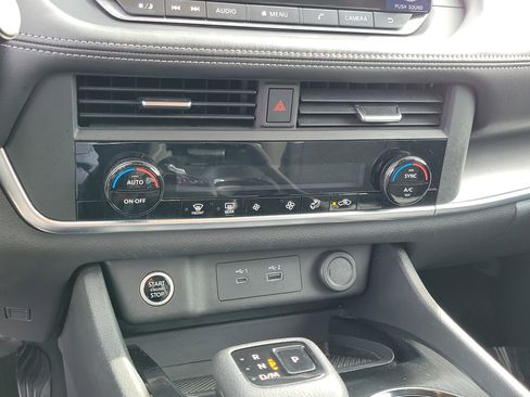 Used 2023 Nissan Rogue SV image 27