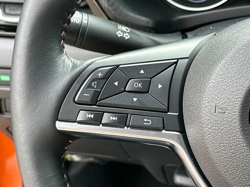 Certified 2025 Nissan Sentra SR w/ SR Premium Package FWD image 23