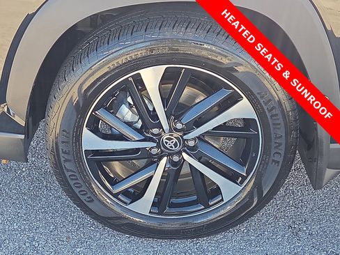 Used 2025 Toyota Corolla Cross AWD Hybrid image 7