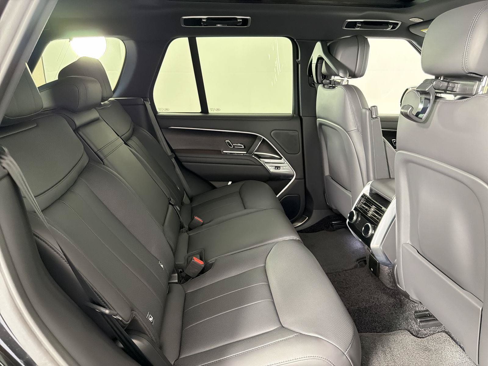 New 2026 Land Rover Range Rover SE AWD/4WD image 30