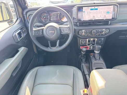 New 2026 Jeep Gladiator Mojave image 12