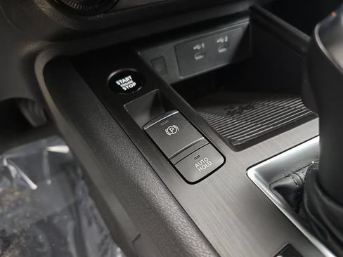 Used 2026 Nissan Kicks SV FWD image 39