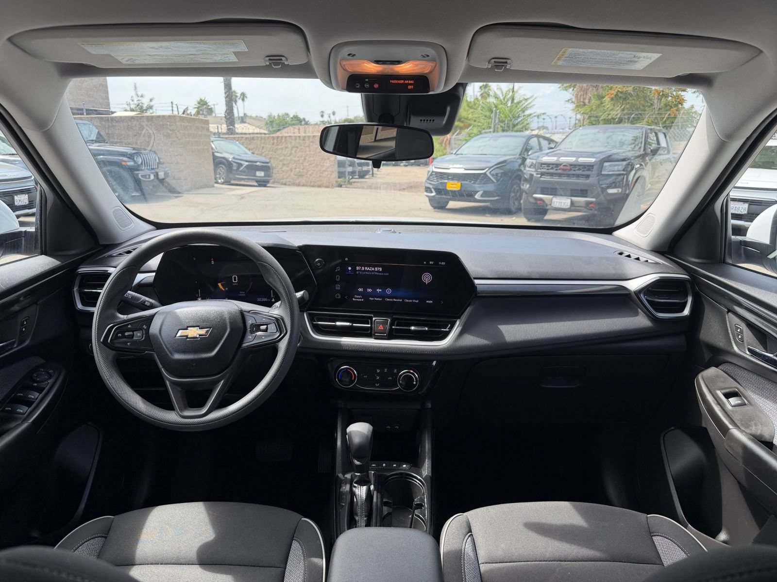 Used 2025 Chevrolet TrailBlazer LT FWD image 31