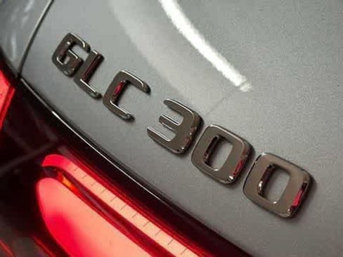 Certified 2026 Mercedes-Benz GLC 300 4MATIC image 9