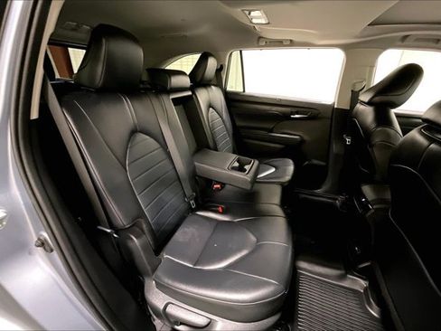 Certified 2024 Toyota Highlander XLE AWD/4WD image 28