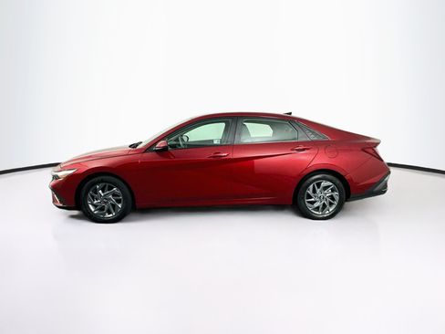 Used 2024 Hyundai Elantra SEL FWD image 4