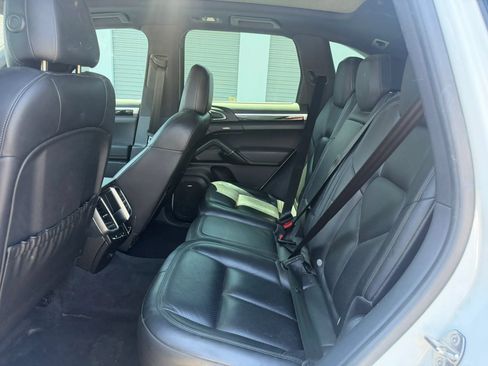 Used 2017 Porsche Cayenne S w/ Premium Plus Package AWD/4WD image 9