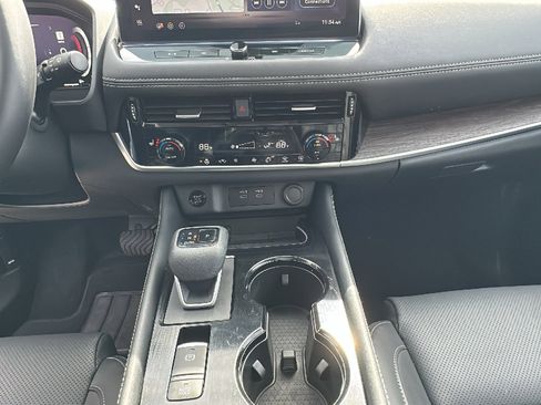 Certified 2025 Nissan Rogue Platinum image 20