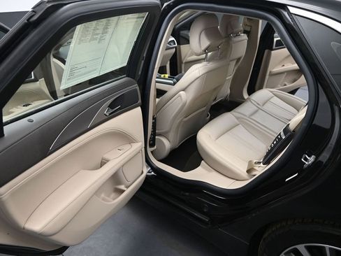 Used 2019 Lincoln MKZ Premiere image 15