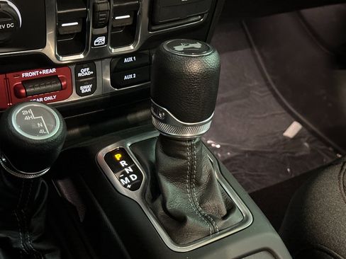 New 2024 Jeep Wrangler Unlimited Rubicon w/ Technology Group image 21